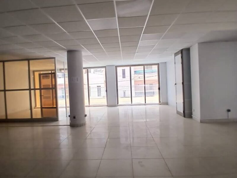 Plateaux de bureaux Open Space à la Cité Biagui