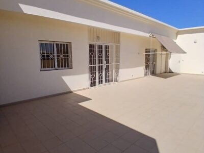 Somptueux Penthouse Prestigieux à Louer – Mermoz