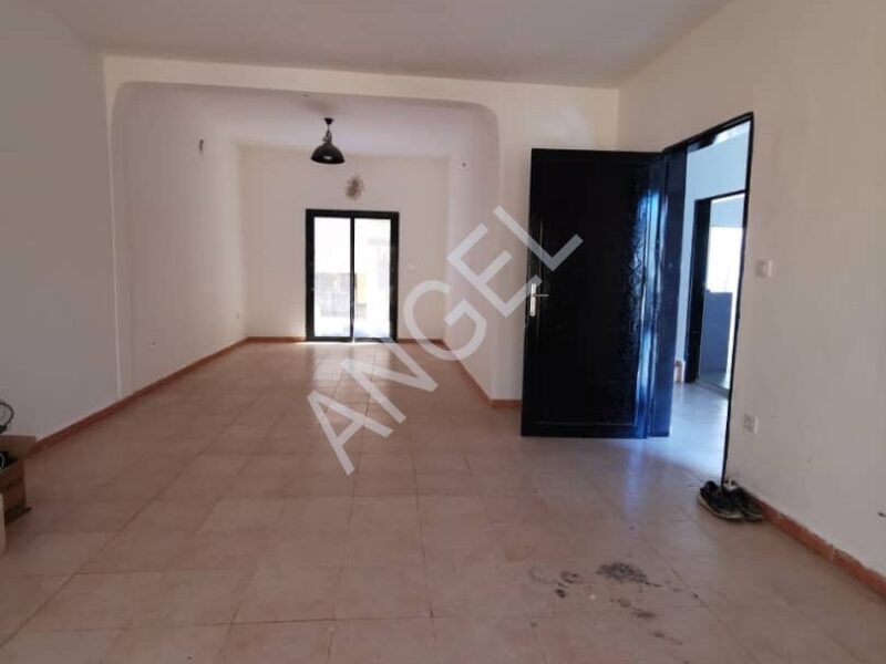 Villa R+1 à louer à Biagui