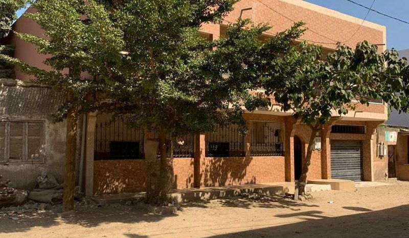 Villa R+1 à vendre à Diacksao 2