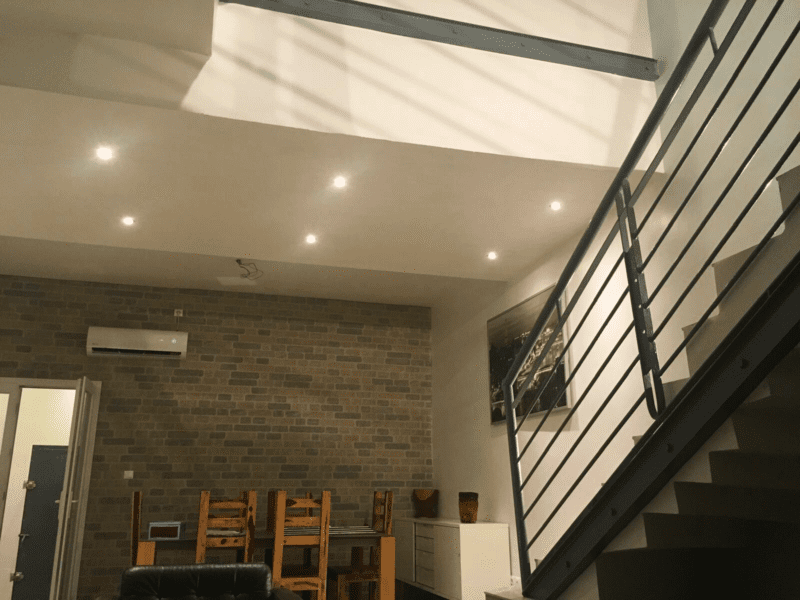 À LOUER – Duplex Meublé avec Piscine à Mermoz