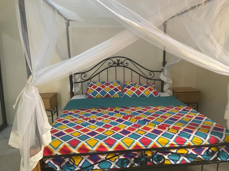 Villa 5 chambres avec piscine à Saly Portudal – 150 000 FCFA/nuit