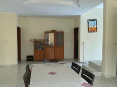 Villa 5 chambres avec piscine à Saly Portudal – 150 000 FCFA/nuit