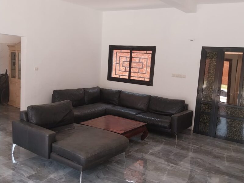 Villa 4 suites avec piscine à vendre à Gandigal – Terrain 655 m² – 130 millions FCFA
