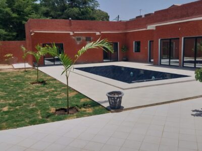 Villa 4 suites avec piscine à vendre à Gandigal – Terrain 655 m² – 130 millions FCFA