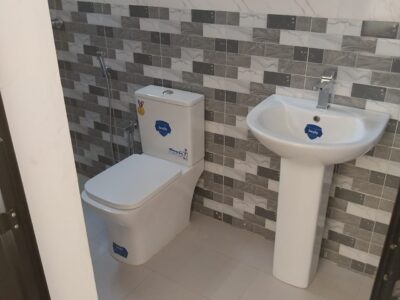 Villa 4 suites avec piscine à vendre à Gandigal – Terrain 655 m² – 130 millions FCFA