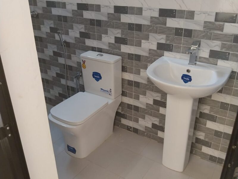 Villa 4 suites avec piscine à vendre à Gandigal – Terrain 655 m² – 130 millions FCFA