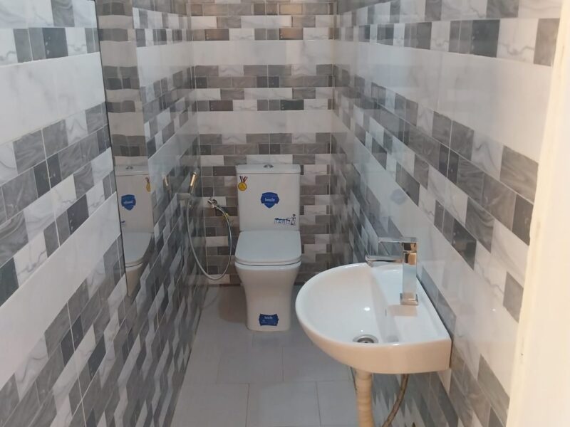 Villa 4 suites avec piscine à vendre à Gandigal – Terrain 655 m² – 130 millions FCFA