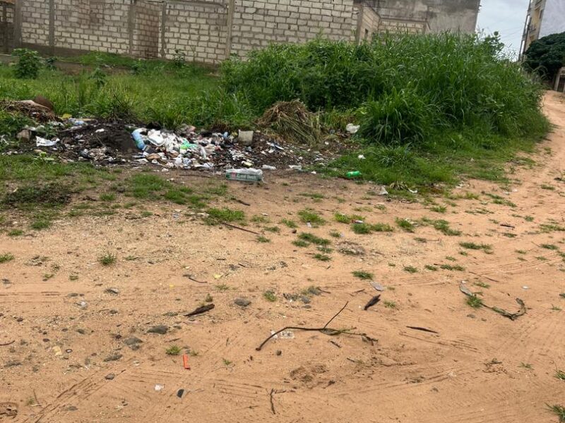 TERRAIN À VENDRE À MALICOUNDA – 500 M² – PROCHE ROUTE PRINCIPALE